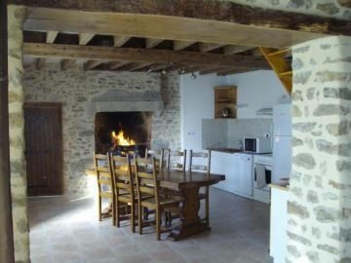 Gite De Charme Renove Avec Cheminee, Terrasse Et Proche Randonnees - Capacite 13 Pers. - Fr-1-410-179 Saint-Leonard-des-Bois Luaran gambar