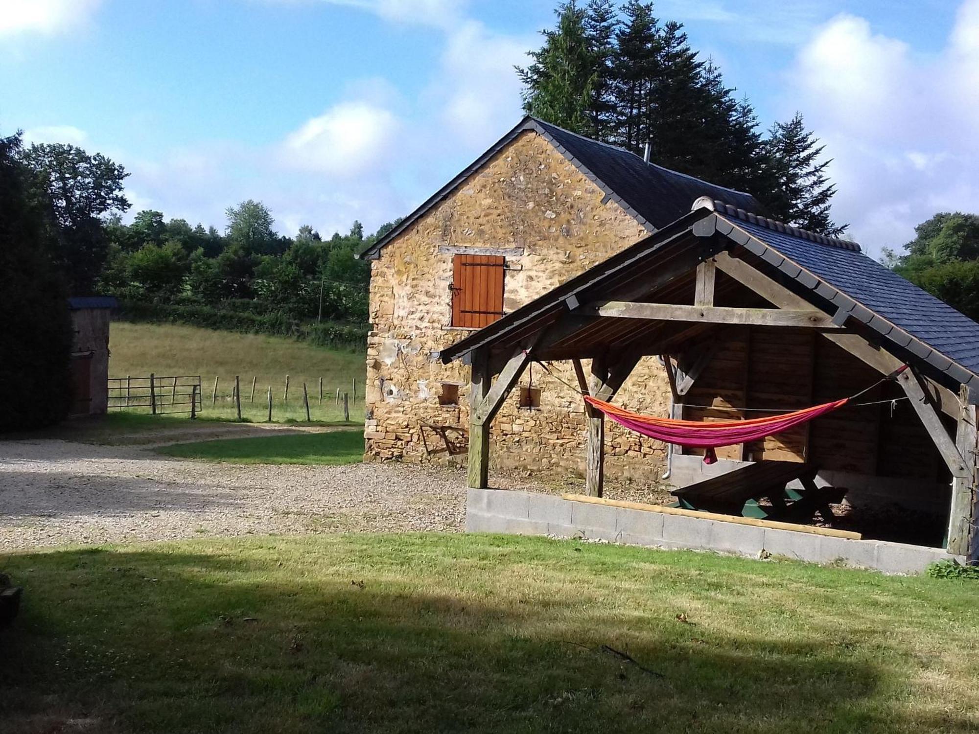 Gite De Charme Renove Avec Cheminee, Terrasse Et Proche Randonnees - Capacite 13 Pers. - Fr-1-410-179 Saint-Leonard-des-Bois Luaran gambar
