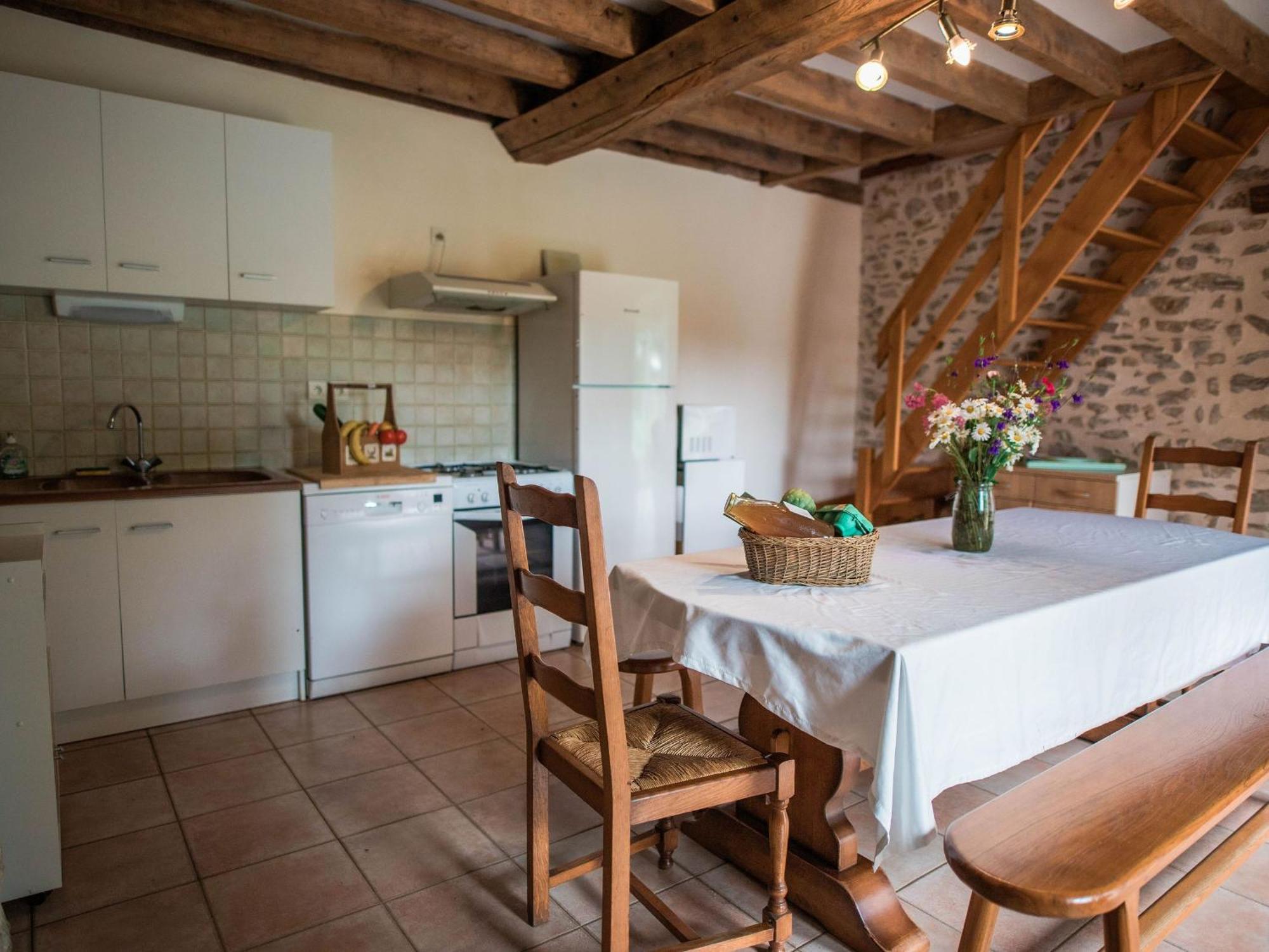 Gite De Charme Renove Avec Cheminee, Terrasse Et Proche Randonnees - Capacite 13 Pers. - Fr-1-410-179 Saint-Leonard-des-Bois Luaran gambar