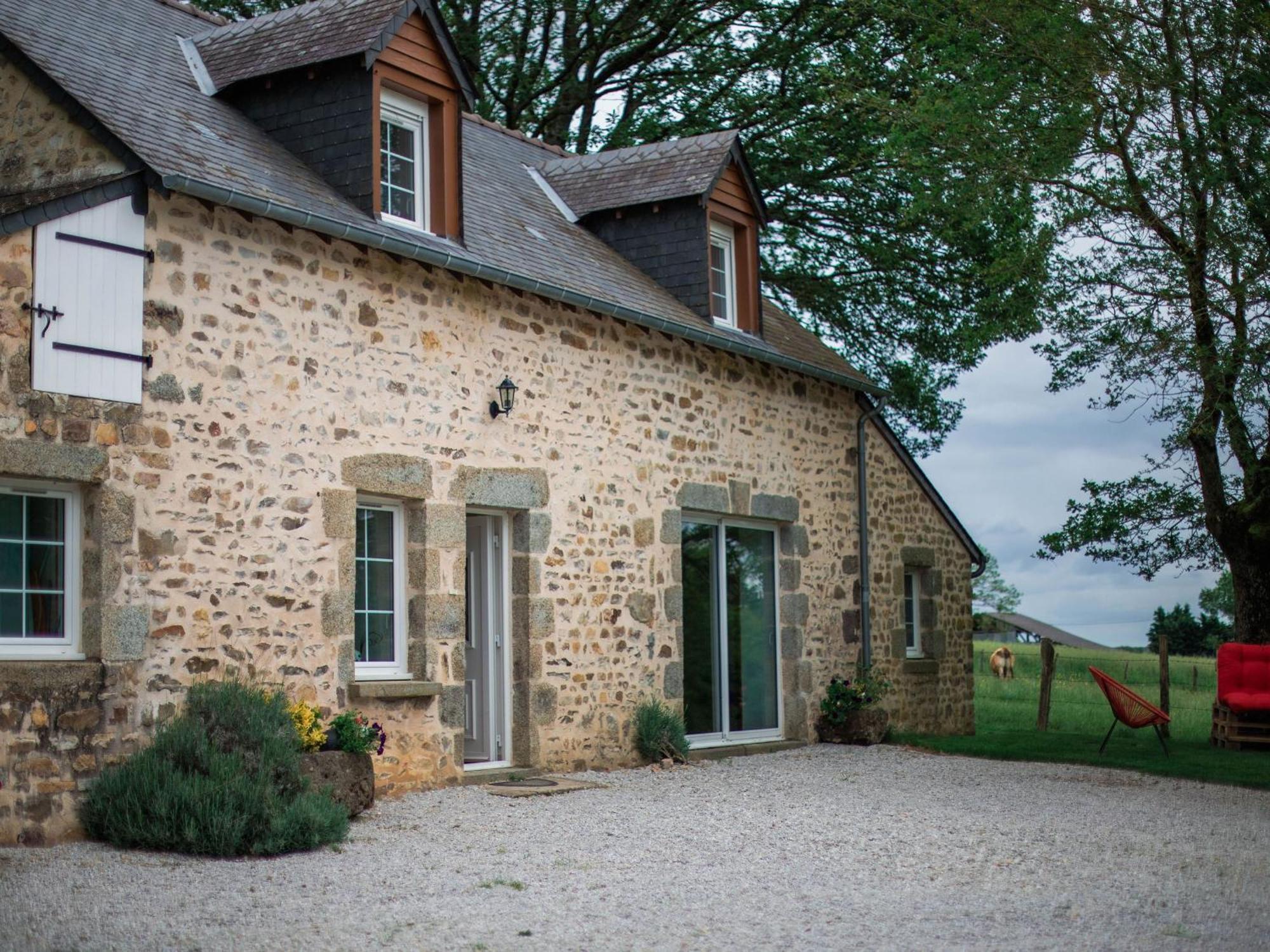 Gite De Charme Renove Avec Cheminee, Terrasse Et Proche Randonnees - Capacite 13 Pers. - Fr-1-410-179 Saint-Leonard-des-Bois Luaran gambar