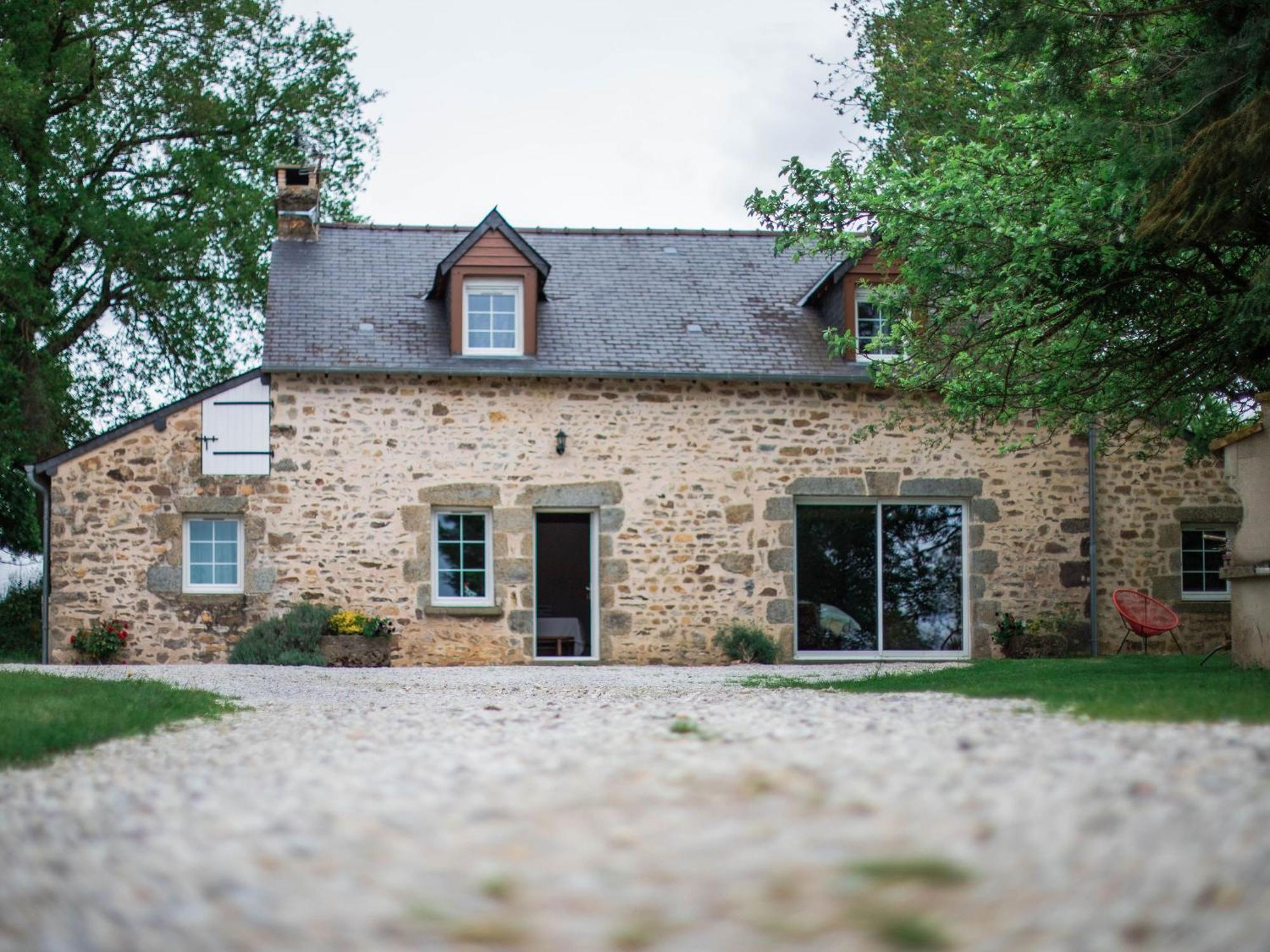 Gite De Charme Renove Avec Cheminee, Terrasse Et Proche Randonnees - Capacite 13 Pers. - Fr-1-410-179 Saint-Leonard-des-Bois Luaran gambar